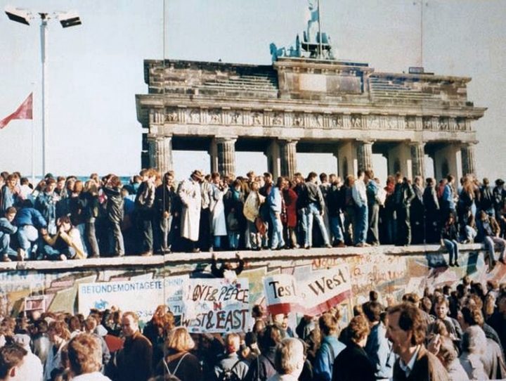 Mur de Berlin, 9 novembre 1989 : une moitié du monde tomba sans guerres ni violence