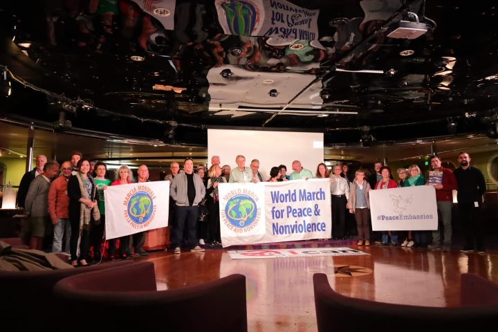 Des organisations d'ICAN se réunissent sur le Bateau de la Paix à Barcelone