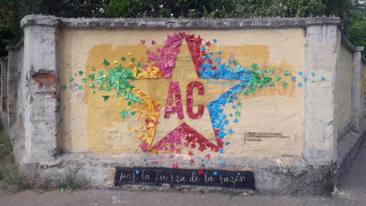 [Assemblée constituante] Chili : peintures et graffitis sur les murs de Santiago