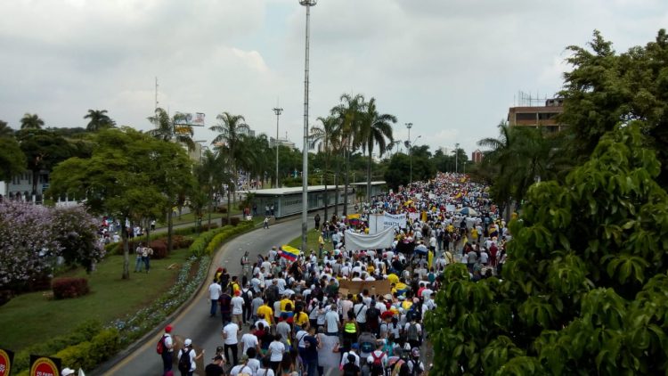 Hundreds of Thousands Join National Strike in Colombia