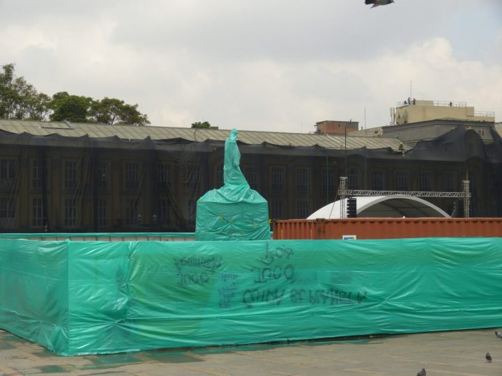 Mujeres saumeras en la Plaza Bolívar. Bogotá