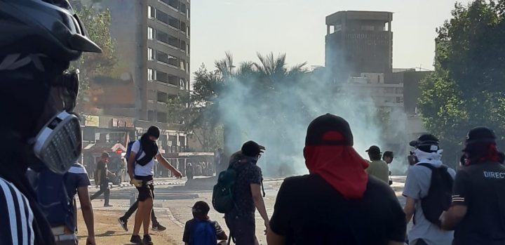 Zweite Pressenza-Journalistin wegen Berichterstattung in Chile angegriffen