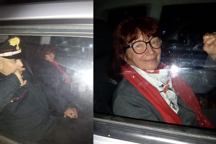 Nicoletta Dosio mentre viene prelevata a casa