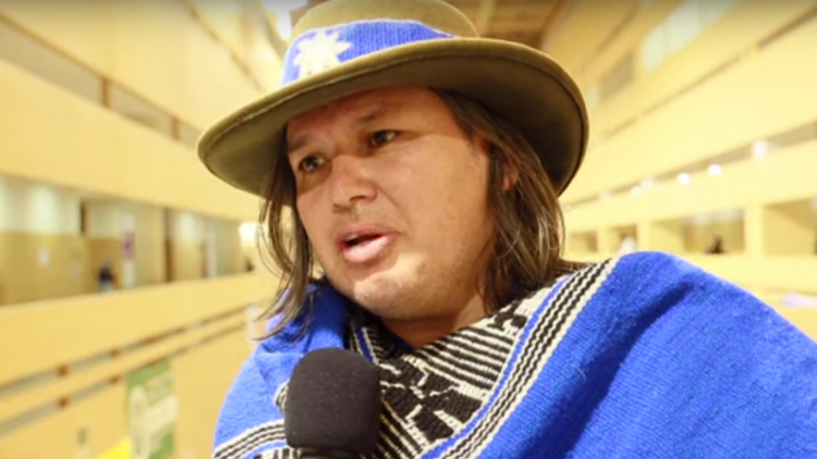 Calfin Lafkenche durante la Cumbre Social por el Clima