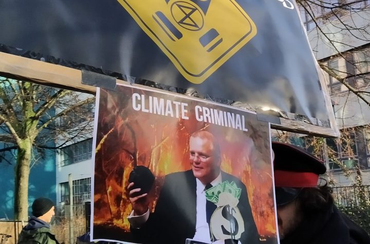 Proteste vor der australischen Botschaft in Berlin