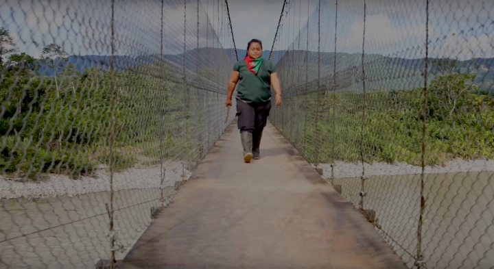 Fotograma Video: Alexandra, guardia indígena de Sinangoe