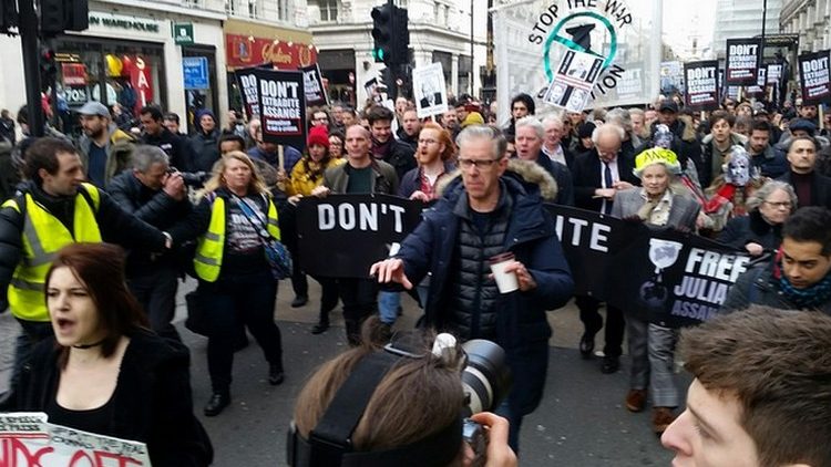 Marche de soutien à Londres : Non à l’extradition d’Assange