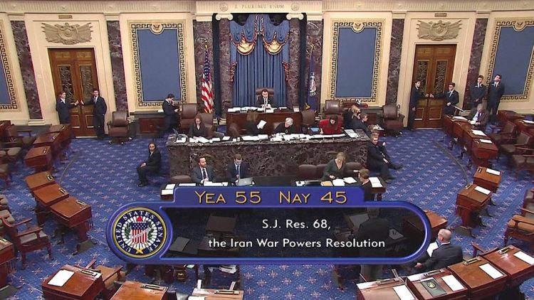Le Sénat états-unien vote une résolution pour limiter les pouvoirs de guerre de Trump