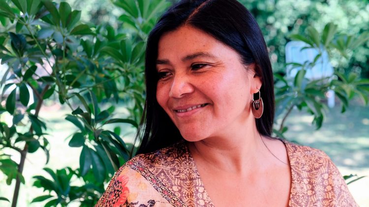 “Mónica, femme mapuche : « Je me cherchais mais j’étais perdue ; j’ai commencé à me reconnaître quand j’ai trouvé mes racines mapuches »” est verrouillé 	 Mónica, femme mapuche : « Je me cherchais mais j’étais perdue ; j’ai commencé à me reconnaître quand j’ai trouvé mes racines mapuches »