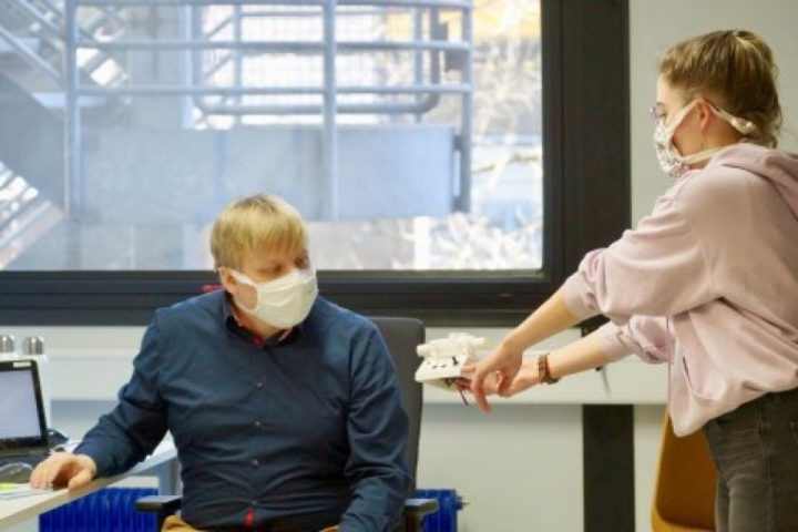 Ein Team aus Forschung und Technik in Marburg und Gießen hat zwei Typen von Beatmungsgeräten entwickelt,