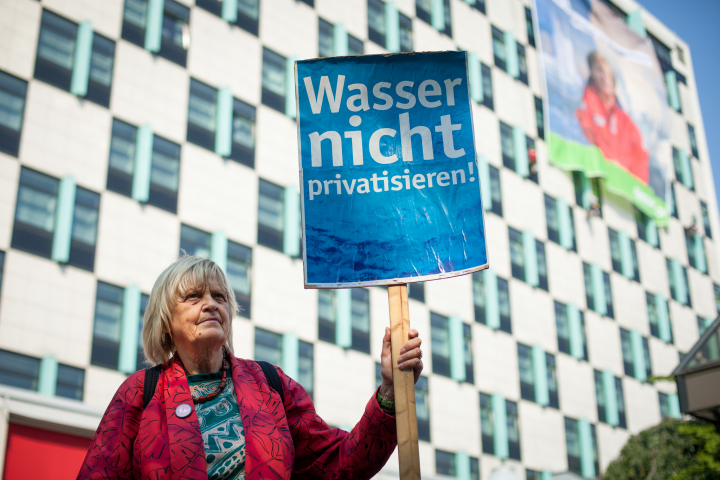 Villes contre Multinationales