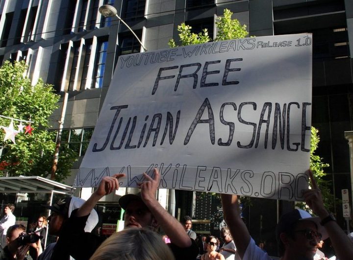 « Si Julian Assange est extradé, c’est la fin de l’État de droit en Occident » Eva Joly (Interview)