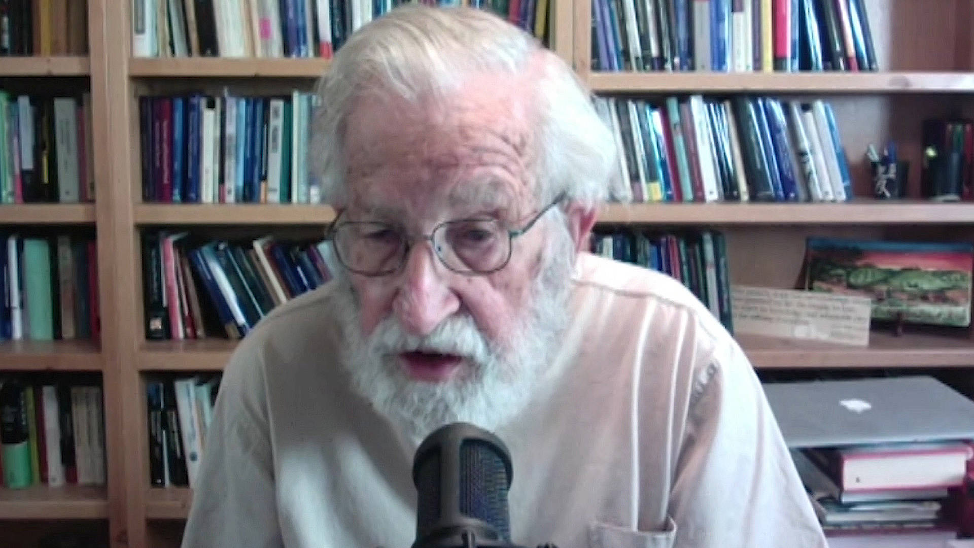 Noam Chomsky on Trump’s Disastrous Coronavirus Response, Bernie Sanders & What Gives Him Hope