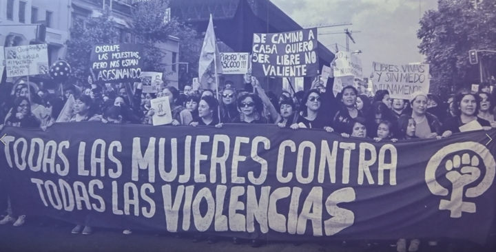 „Der Vergewaltiger bist du!“ – Der Ursprung einer globalen feministischen Mobilisierung