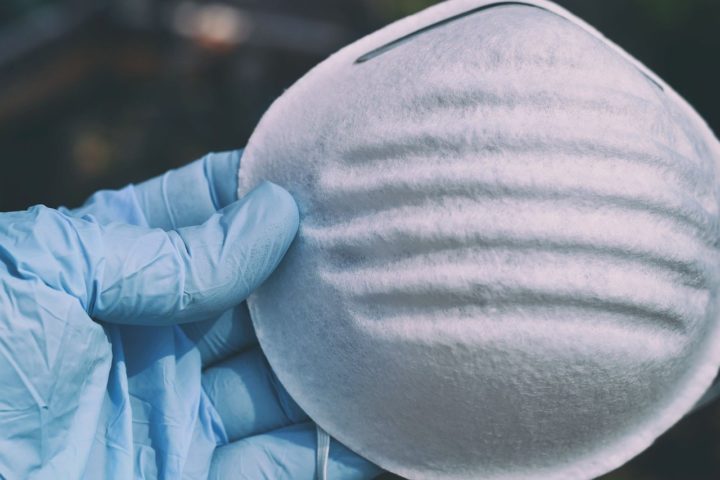 Kampfjets statt Masken