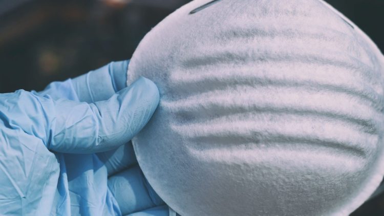 Kampfjets statt Masken