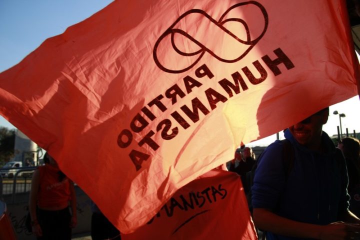 Chili. Le députe Tomás Hirsch, ainsi que 300 militants, démissionnent du Parti humaniste