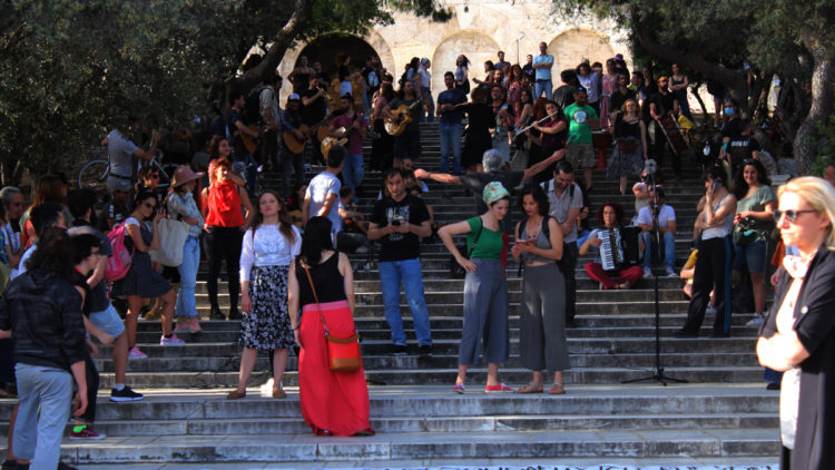 Vom Taksim-Platz zu den Stufen des Odeons von Herodes Atticus