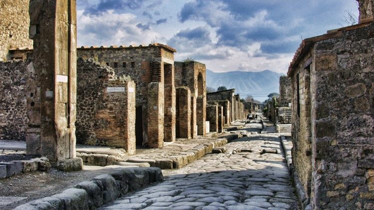 Renaissance 2.0: Wie Wissenschaftler die letzte antike Bibliothek entziffern wollen