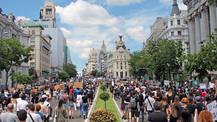 Madrid. Manifestation devant l’ambassade des États-Unis à la mémoire de George Floyd