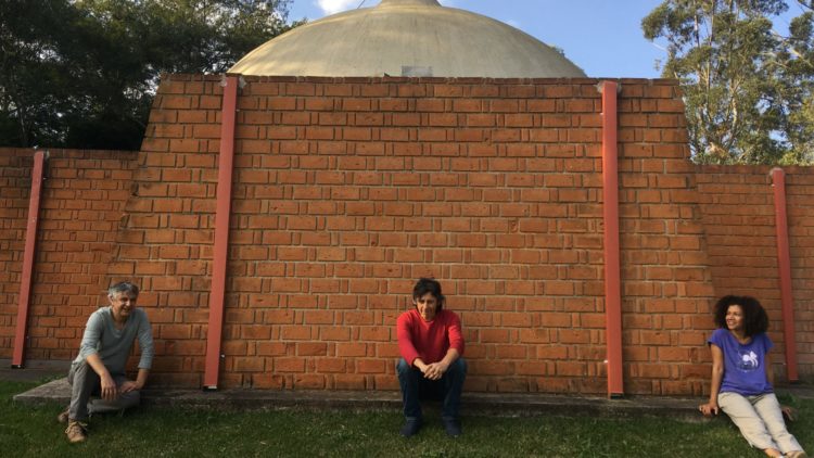 Covid19 : une attitude humaniste choisit la prise en charge personnelle et sociale, rejetant la terreur et la négligence négationniste