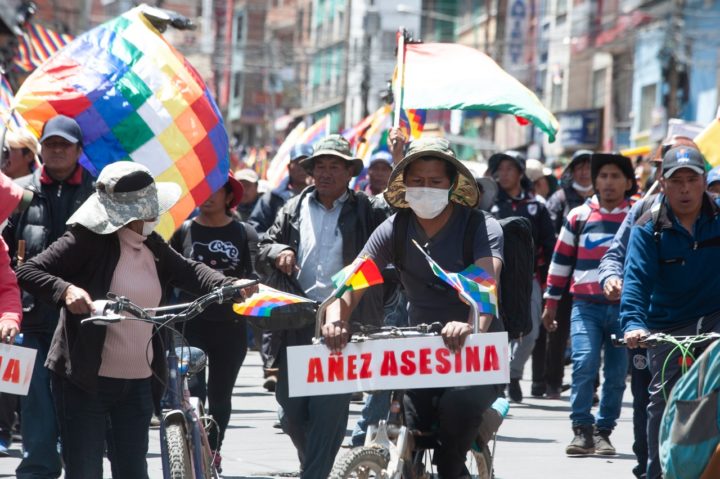 Bolivie : Tentative d'arrestation d'Evo et de mise hors la loi du MAS avant une victoire électorale imminente