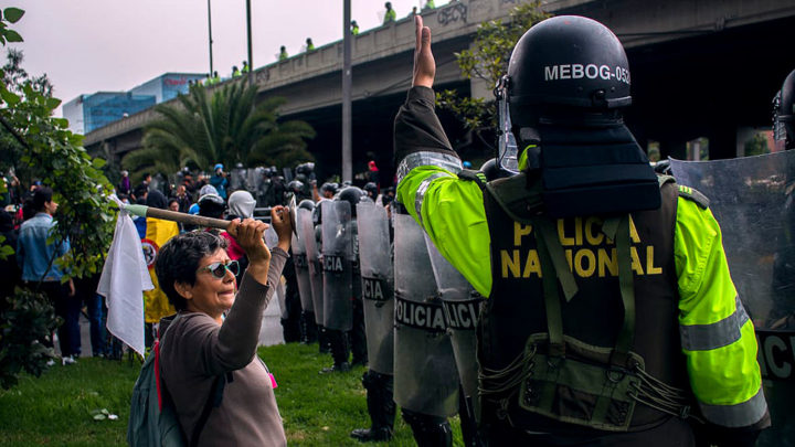Policía en Bogotá - Derechos solo para esta nota