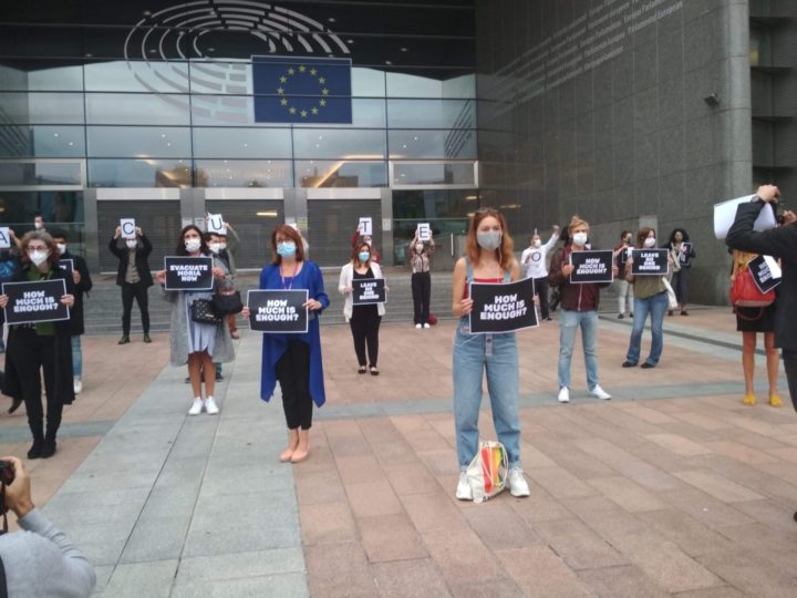 "Evakuiert Moria Jetzt!“ Demonstration vor dem Europäischen Parlament in Brüssel