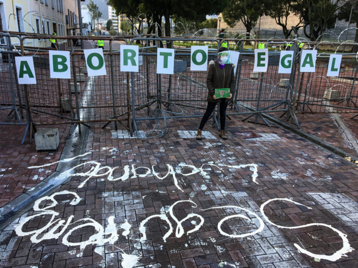 Les femmes de Quito, en Équateur, retournent dans la rue