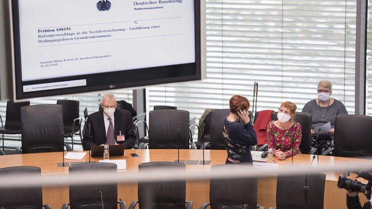 Anhörung zur Forderung nach einem bedingungslosen Grundeinkommen im Bundestag