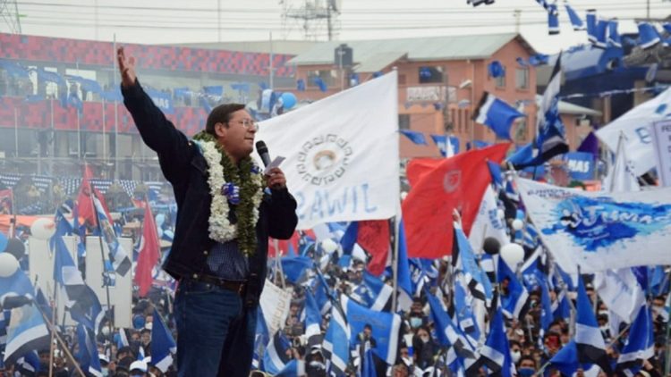 Sieg der Bevölkerung bei den Wahlen in Bolivien: Ein Vorbild des Mutes und der Würde