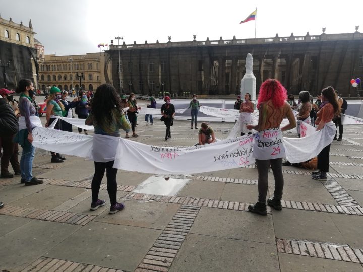 La capital colombiana se vistió de morado 