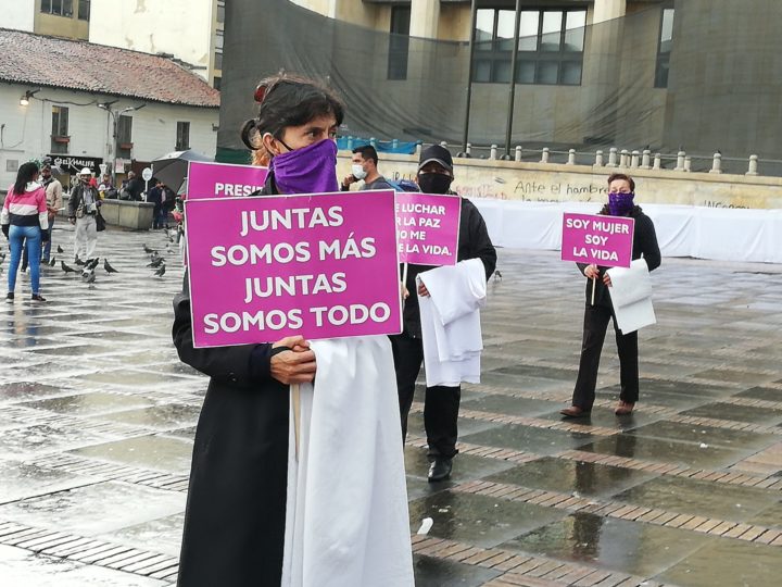 La capital colombiana se vistió de morado 