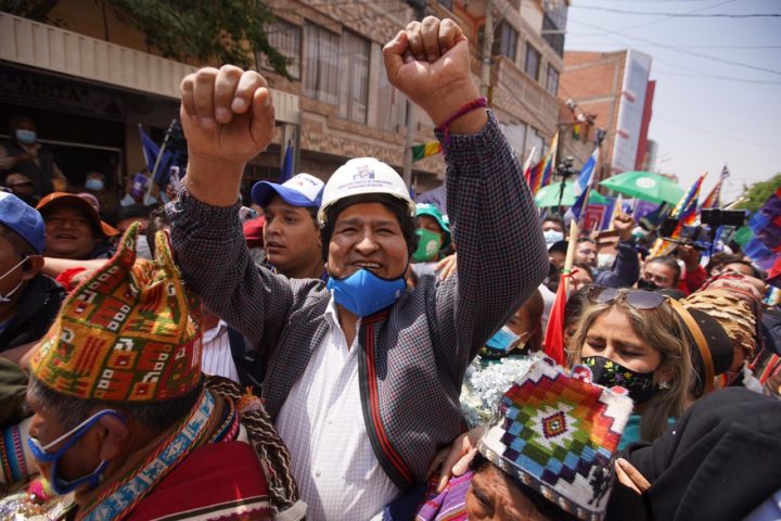 Evo Morales kehrte nach Bolivien zurück, empfangen von einer großen Menschenmenge