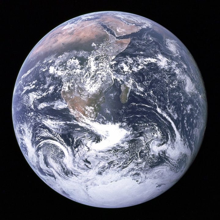 La Tierra vista desde la escotilla del Apollo 17