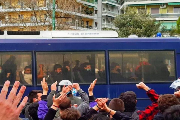 Trasferimento degli studenti greci arrestati