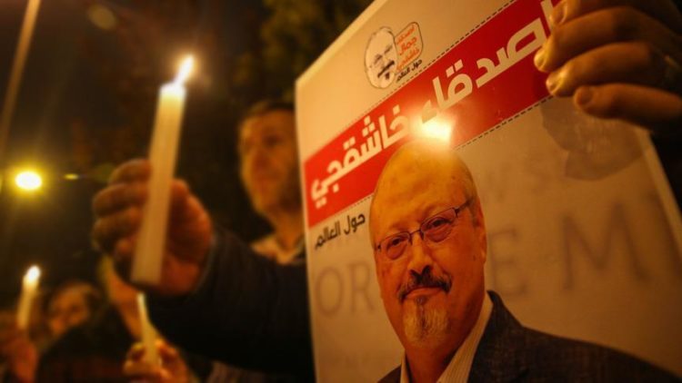 Ο Χασόγκτζι, συχνός συνεργάτης της Washington Post, δολοφονήθηκε στις 2 Οκτωβρίου μέσα στο Προξενείο της Σαουδικής Αραβίας στην Κωνσταντινούπολη.