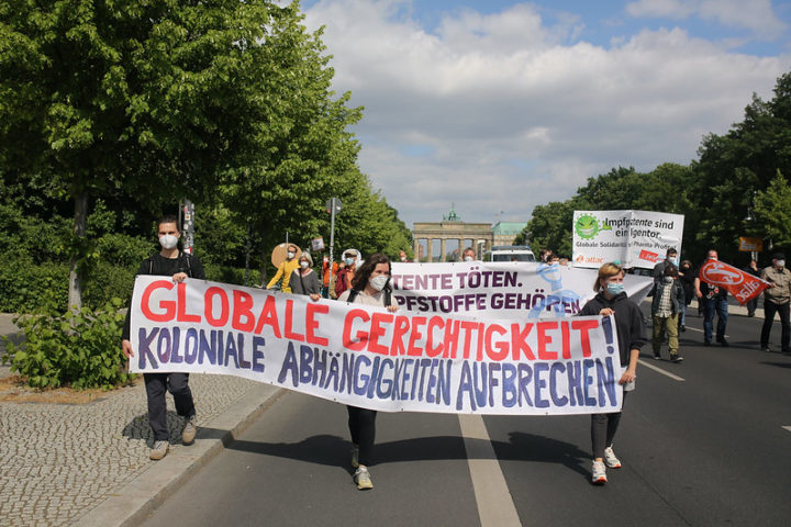 Gesundheit für alle: Protest in Berlin fordert Freigabe der Impfstoff-Patente