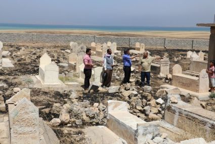 Yezidi cimitero bombardato