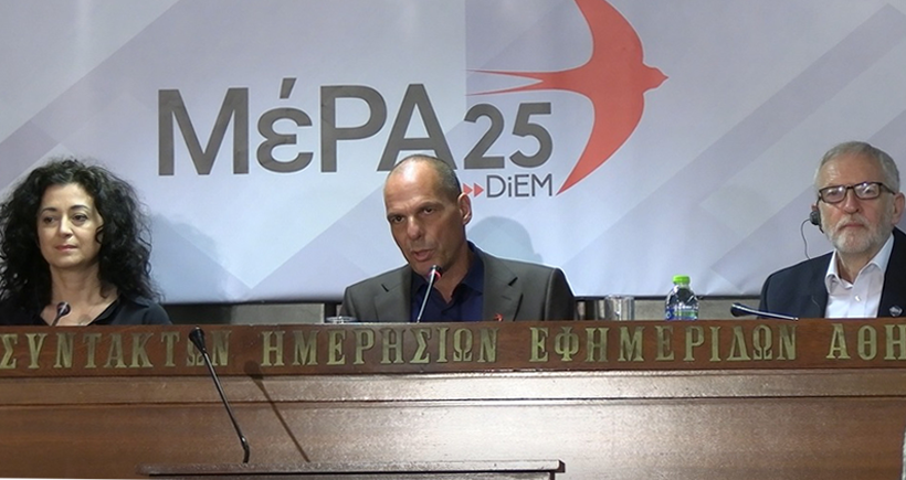 Mitglieder von Progressive International verlesen die Athener Erklärung, von links nach rechts: Eze Temelkuran (Türkei), Yanis Varoufakis (Griechenland), Jeremy Corbyn (Großbritannien).