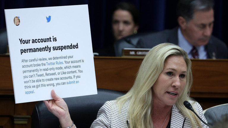 FOTO DE ARCHIVO: La representante estadounidense Marjorie Taylor-Greene (R-GA) se dirige al Comité de Supervisión y Responsabilidad de la Cámara de Representantes en Capitol Hill el 8 de febrero de 2023 en Washington, DC © Alex Wong / Getty Images