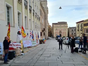 Pressenza