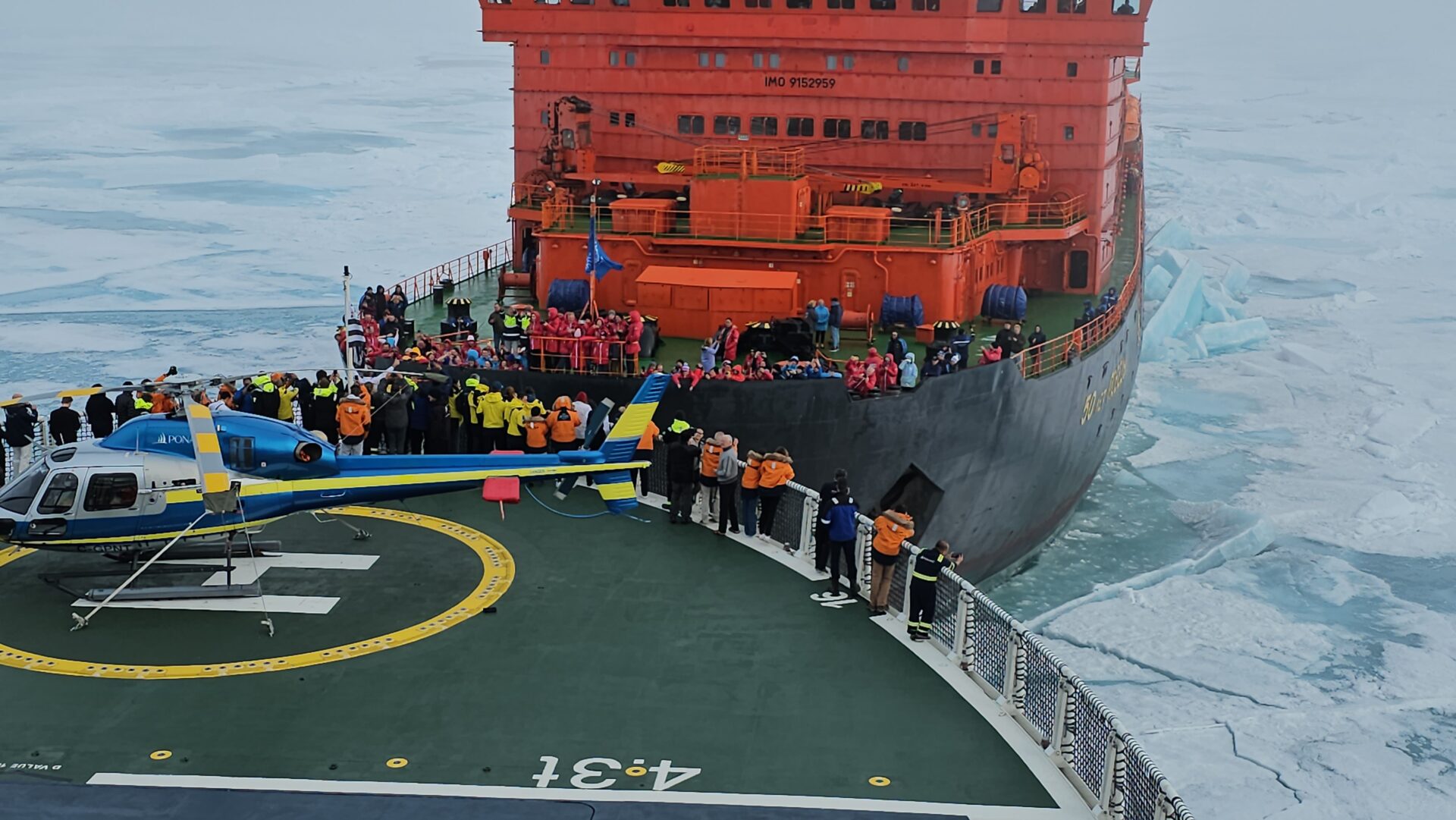 Eine symbolische Begegnung am Nordpol übermittelt eine Botschaft des Friedens