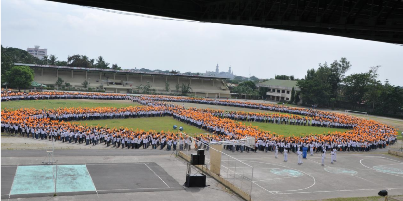 Wir haben uns in das Wort FRIEDEN verliebt