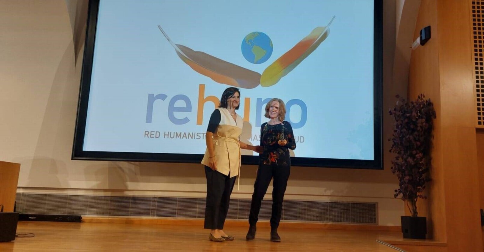 REHUNO Salud erhält die Auszeichnung für Sensibilisierung und Kommunikation in der Palliativpflege
