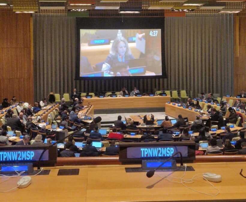 Abrüstungskonferenz endet erfolgreich mit Konsens und verabschiedet starke politische Erklärung. Deutschland war nur beobachtend dabei.