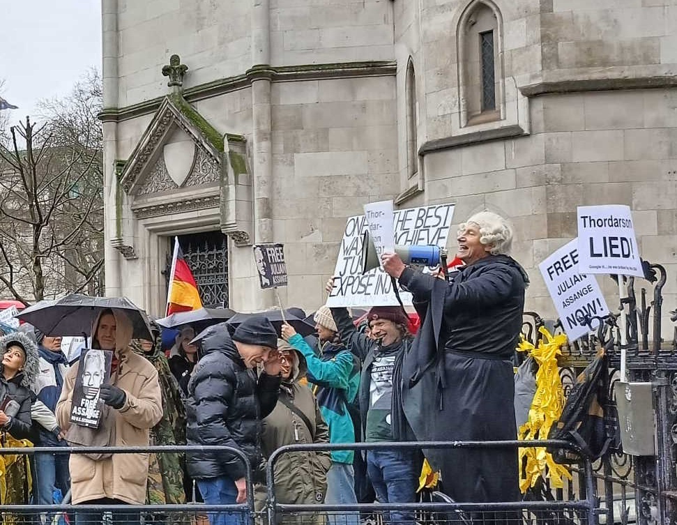 Aufschub für Julian Assanges Auslieferung an die USA