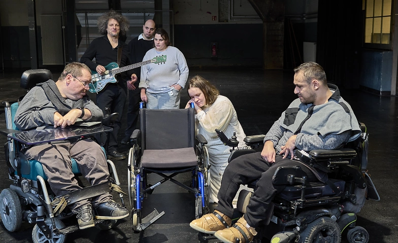 Theatergruppe des bhz Stuttgart thematisiert NS-Verbrechen