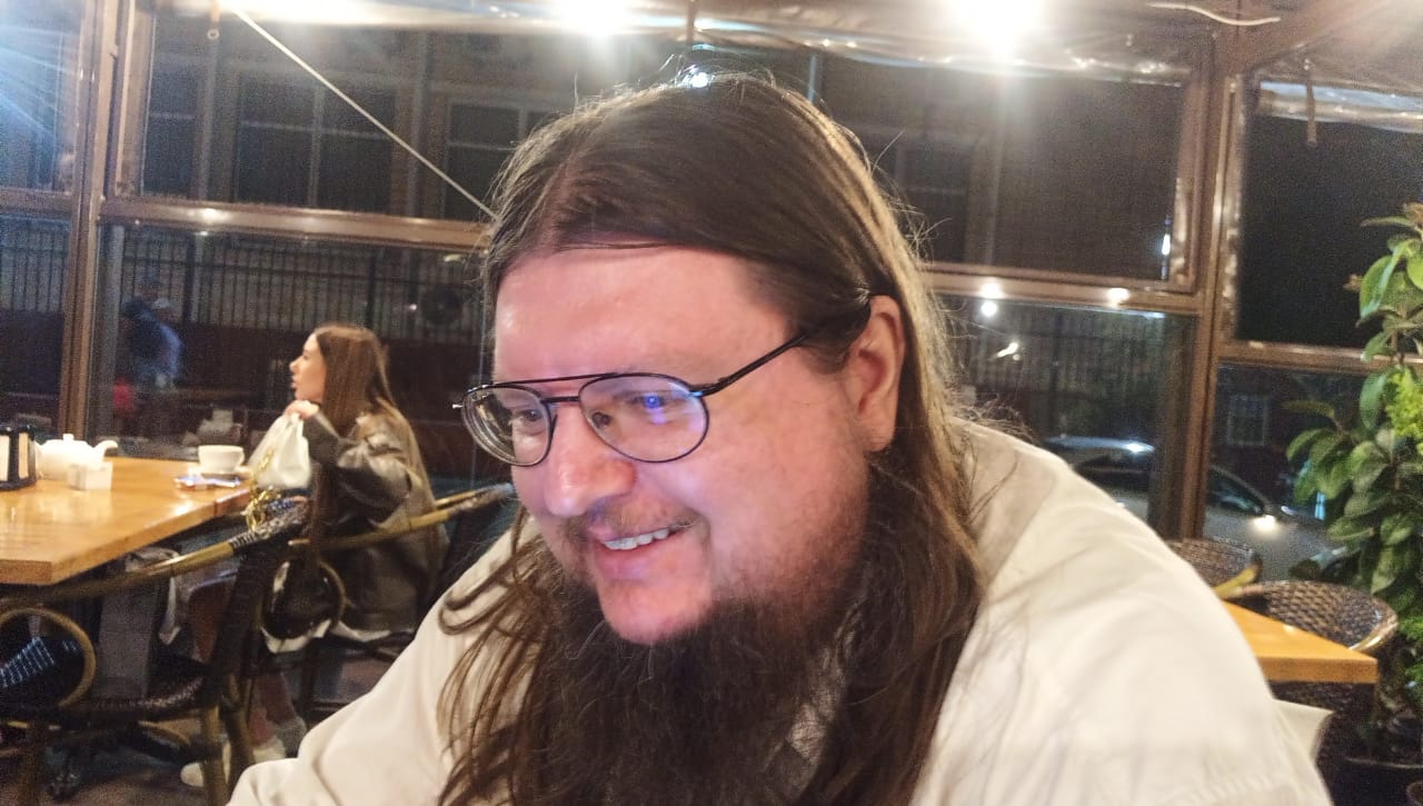 Yurii Sheliazhenko: „Wir müssen das Narrativ von der Unvermeidbarkeit des Kriegs ändern.“