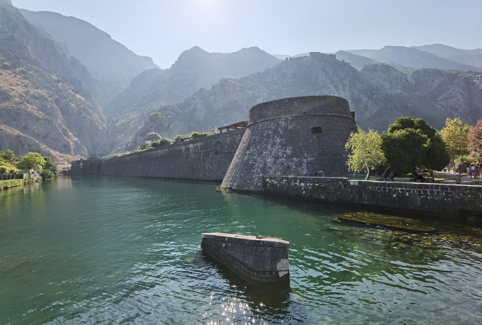 Westbalkan: Erkundung Montenegros mit Journalistin und Aktivistin Milka Tadic Mijovic